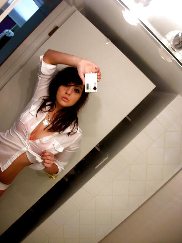 25P Very Hot Emo Chick 