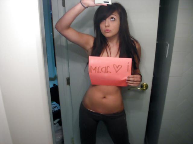 25P Very Hot Emo Chick 