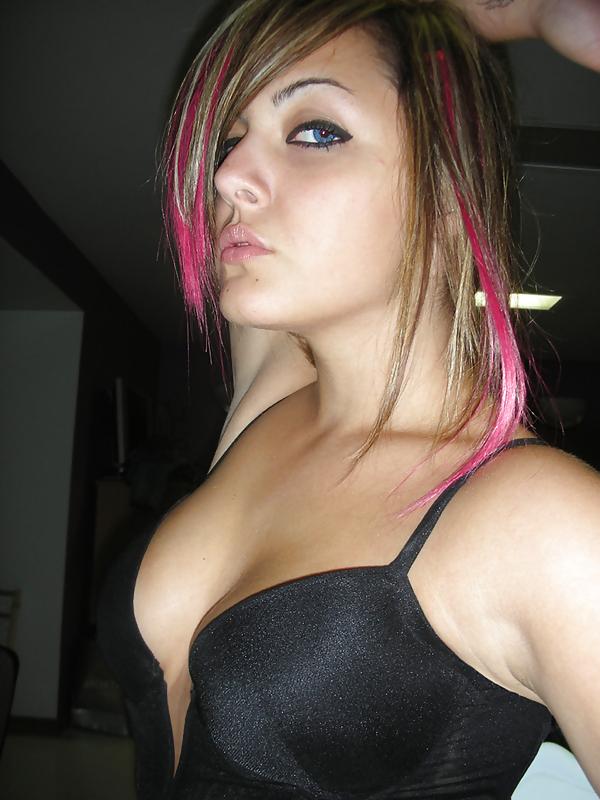 25P Very Hot Emo Chick 