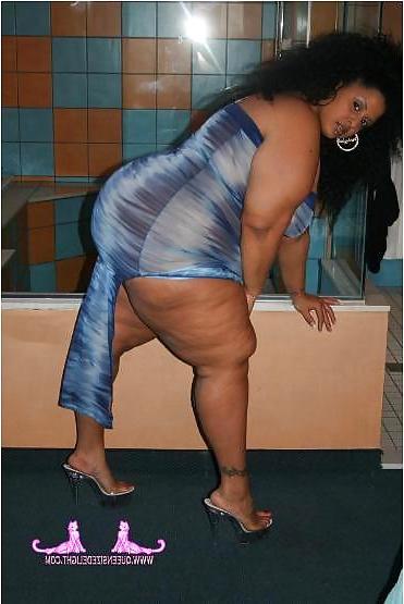 12P Queen Sized Delight looking fine big ass thick thighs