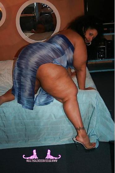 12P Queen Sized Delight looking fine big ass thick thighs