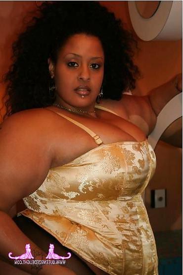12P Queen Sized Delight looking fine big ass thick thighs