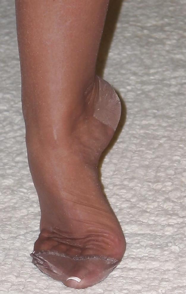 25P Michelle just sexy in stockings