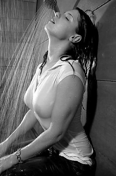 25P Erotic Showers - Session 1
