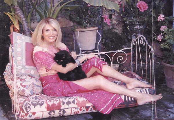25P Amanda Lear