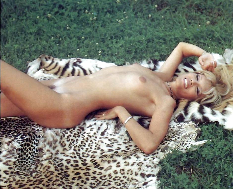 25P Amanda Lear