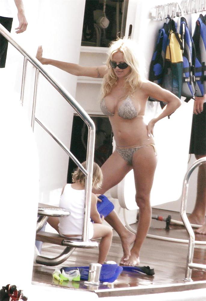 25P Pamela Anderson nude and sexy 