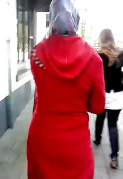 16P Hijab asset street walk