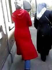 16P Hijab asset street walk