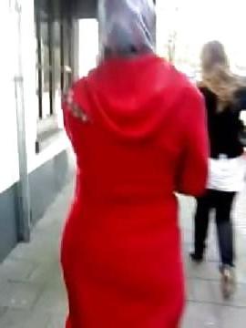 16P Hijab asset street walk