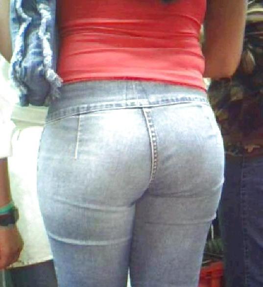 12P ASS ON STREET VOYEUR