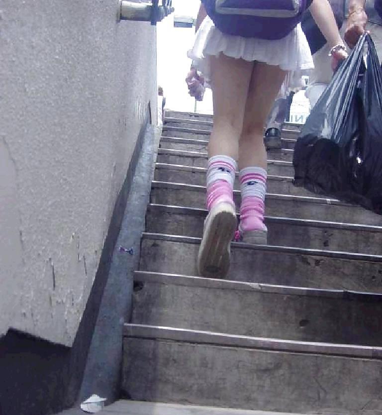 12P ASS ON STREET VOYEUR