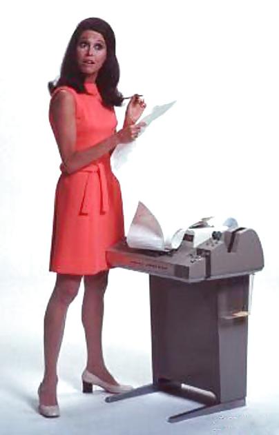 25P Mary Tyler Moore Legshow plus Fakes