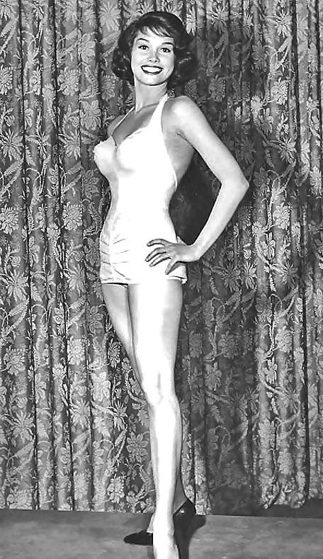 25P Mary Tyler Moore Legshow plus Fakes