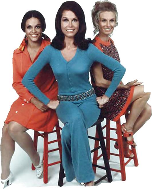 25P Mary Tyler Moore Legshow plus Fakes