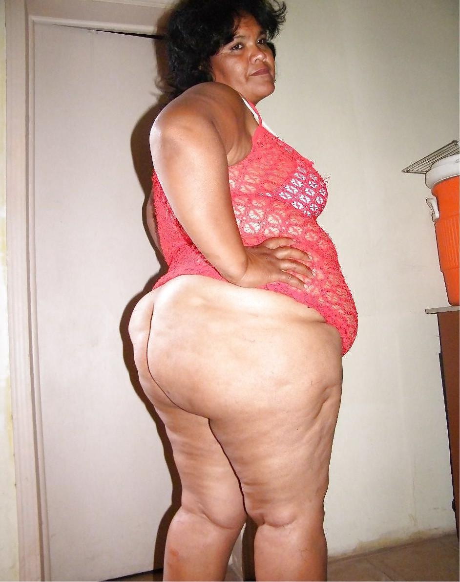 25P BIG ASS BACKSHOTZ: Mexican MILFS