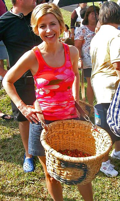 25P Samantha Brown pics & fakes