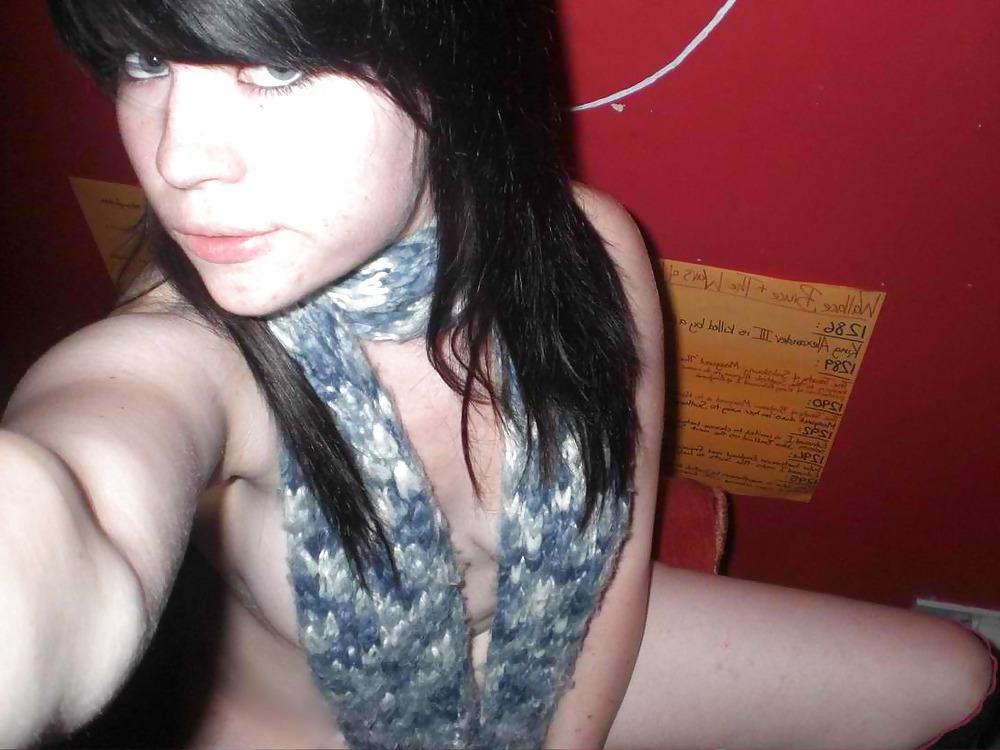 15P Emo Babe