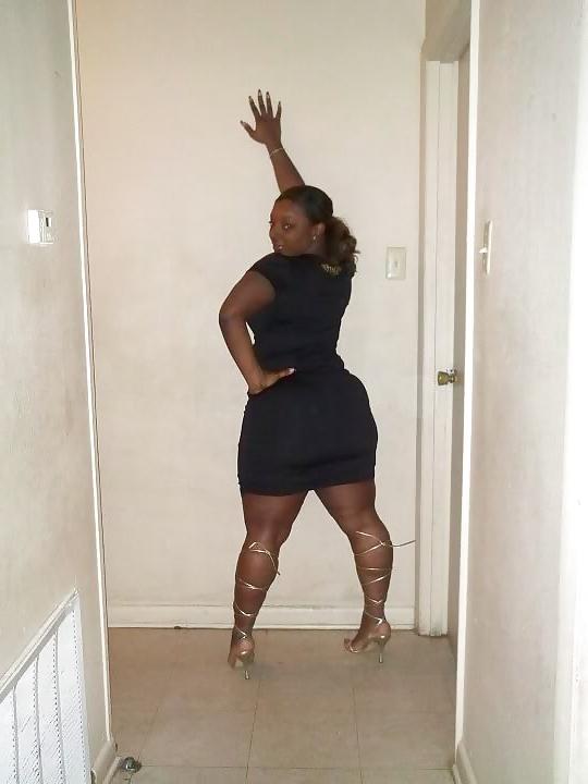 8P Big booty girl damnUploadedby AndrewBBWLover