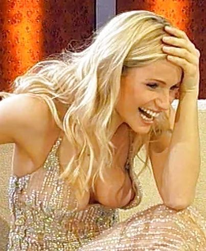 25P Celebrities Boobs #rec P4USINI HUNZ1GER SC4RL3T