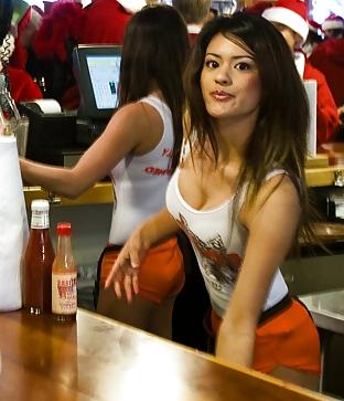 25P Subway Big Boobs Girls