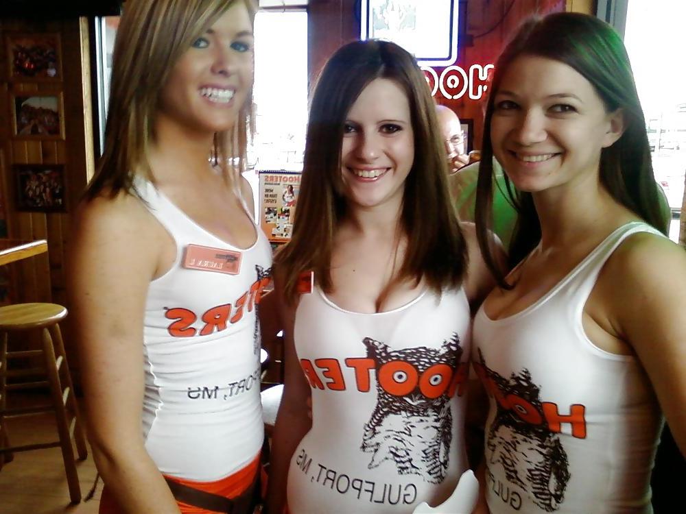 25P Subway Big Boobs Girls