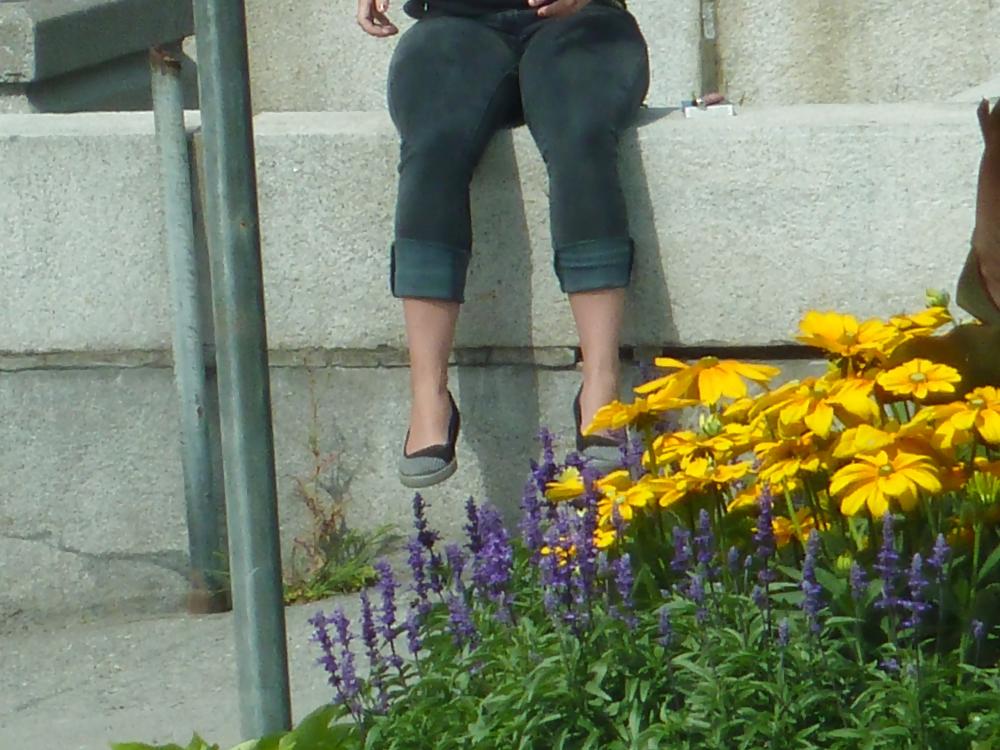13P Feet spy cam on street