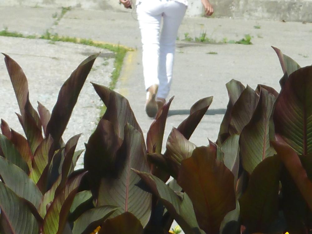 13P Feet spy cam on street