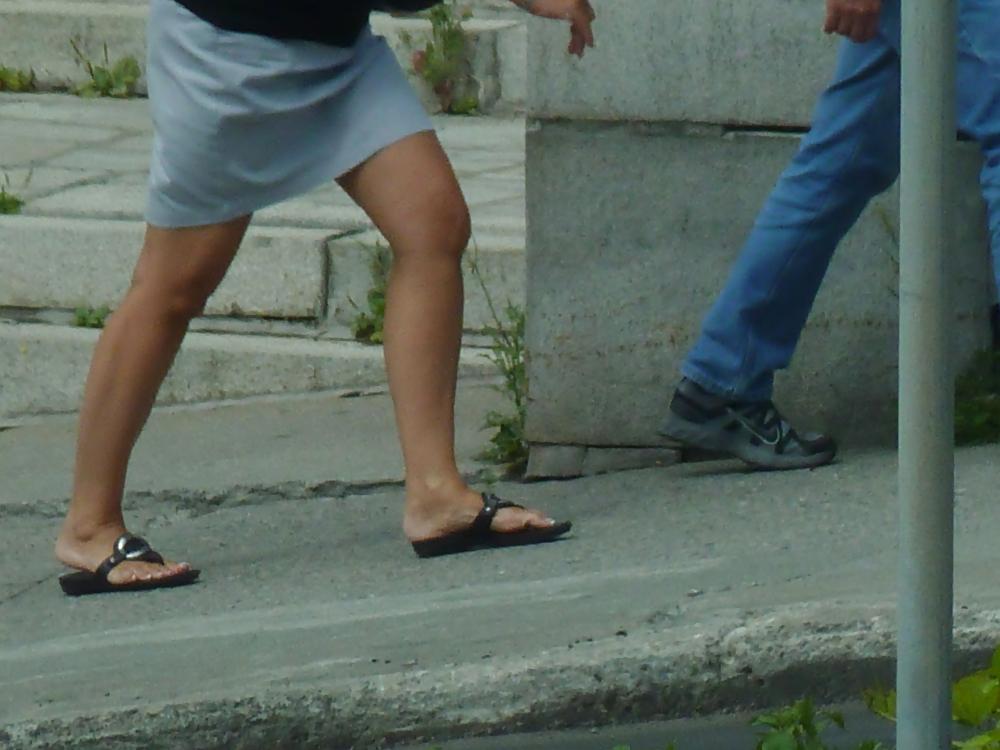 13P Feet spy cam on street