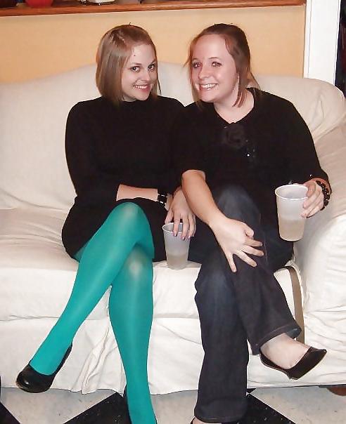 18P Amateurs in Stockings & Tights