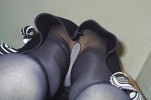 18P Amateurs in Stockings & Tights