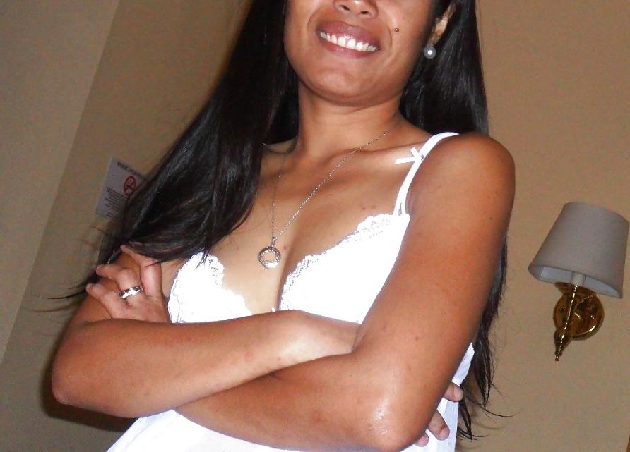 9P Pinay Wife