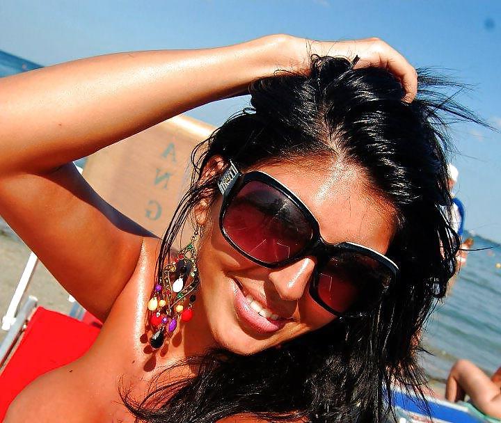 25P Romanian Babes !