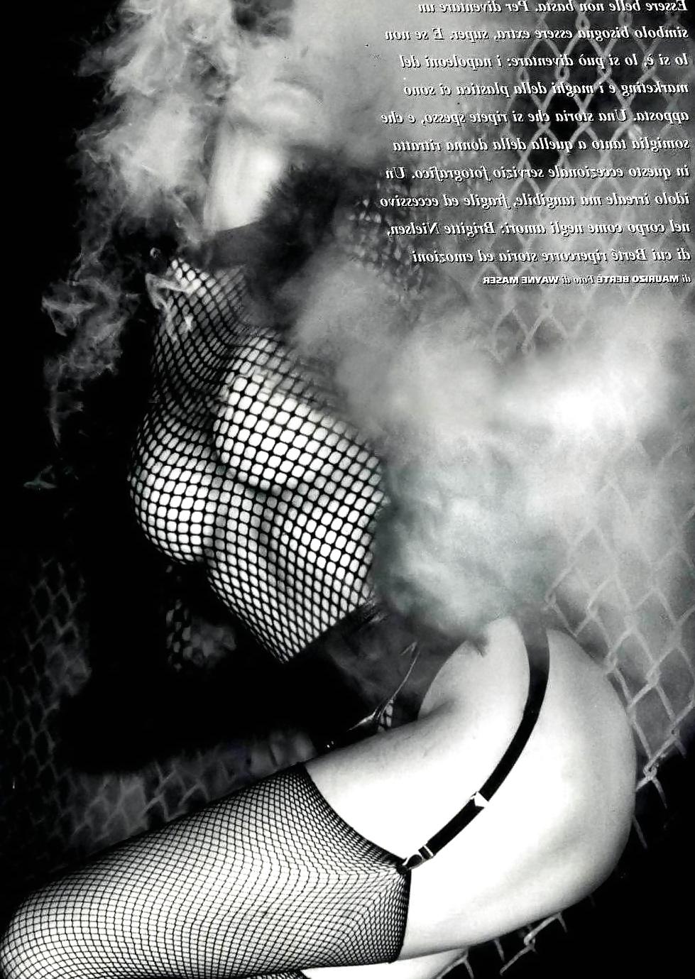 25P Celebs Naked 06