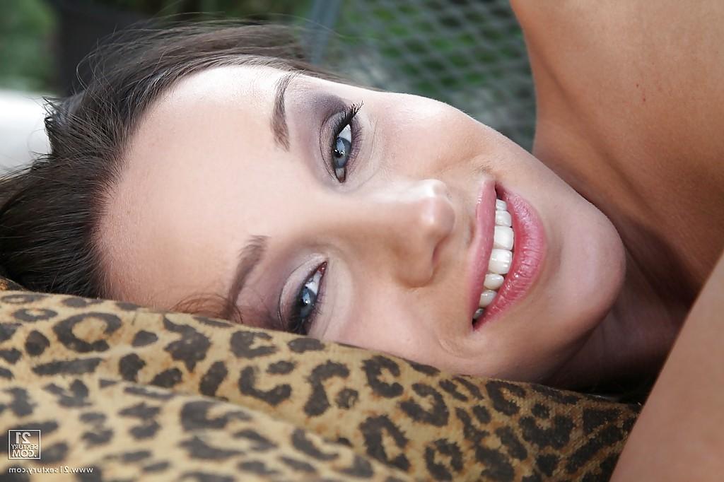 16P Letch anal slut fucks a black shlong for a huge load on her face and tongue