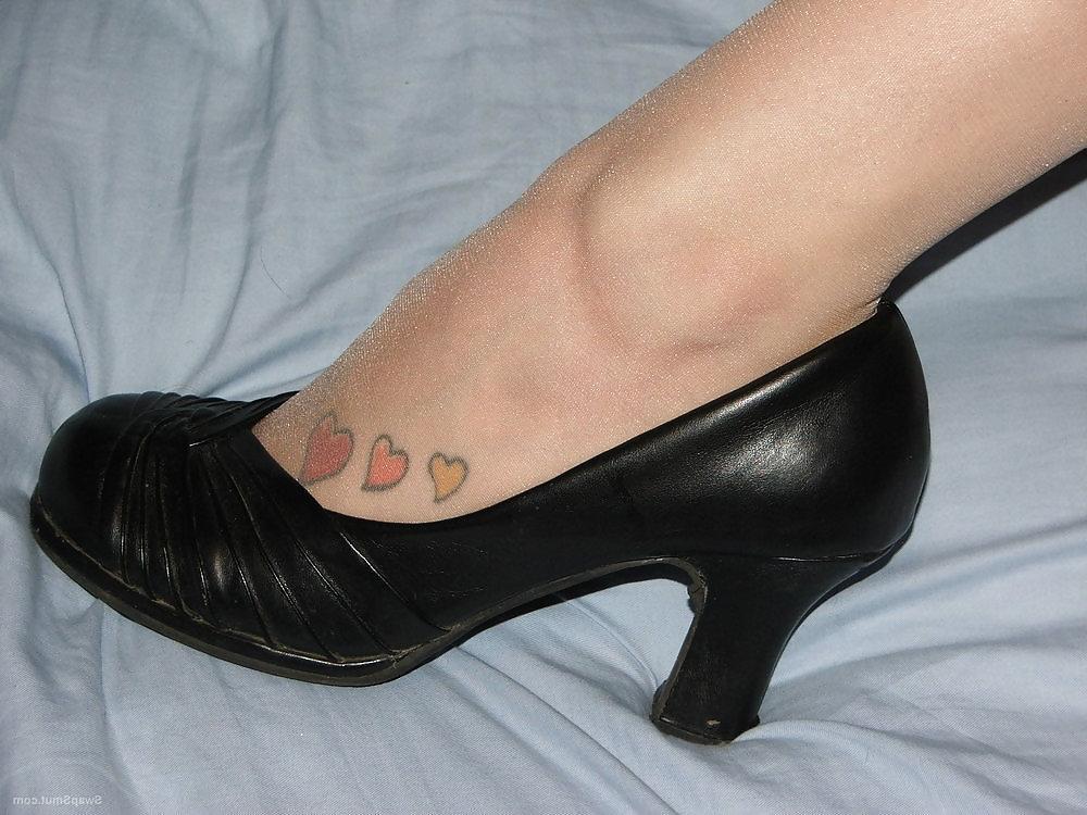 12P Hot Blonde in Stockings