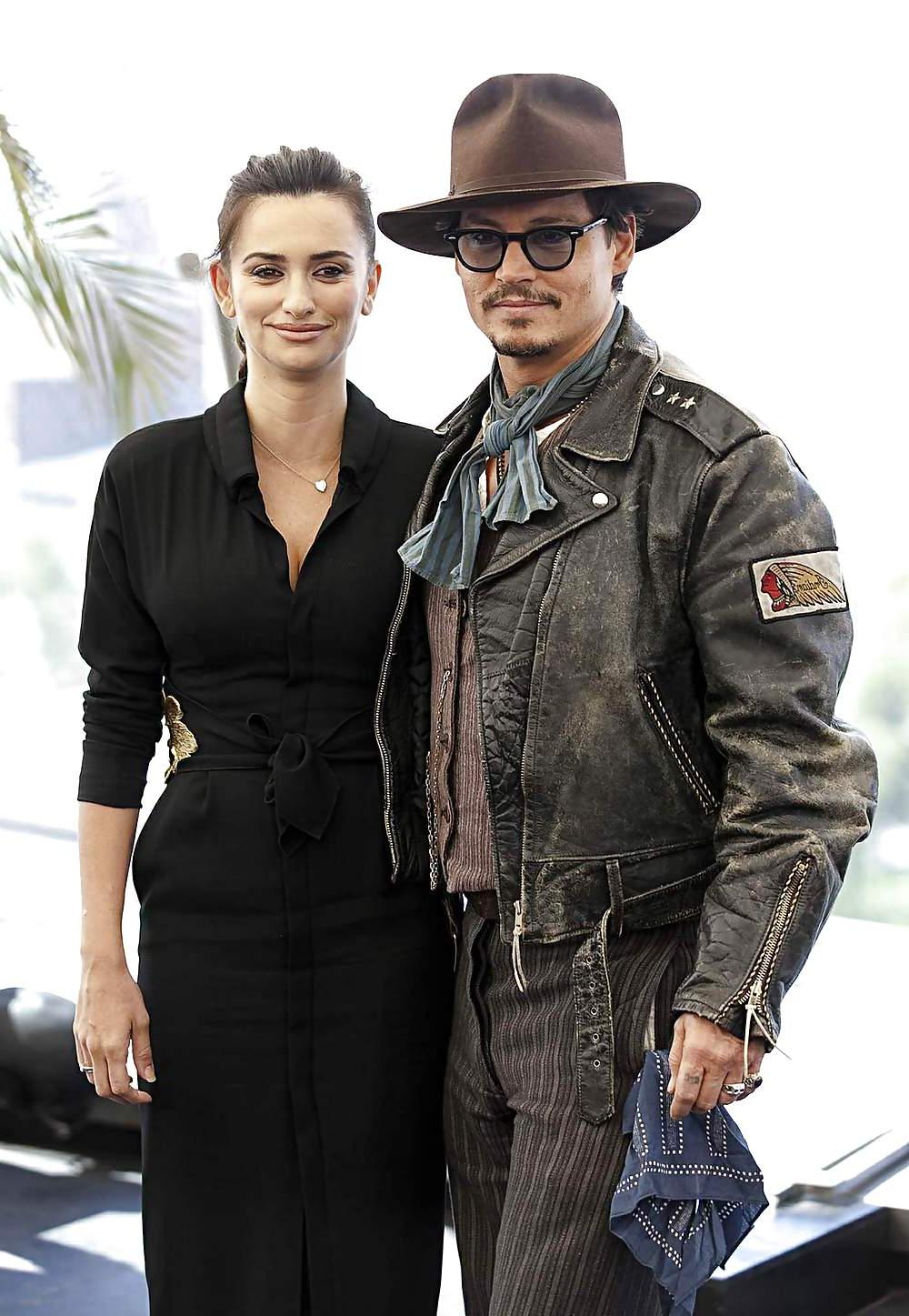 25P Penelope Cruz POTC On Stranger Tide Photocall in Moscow
