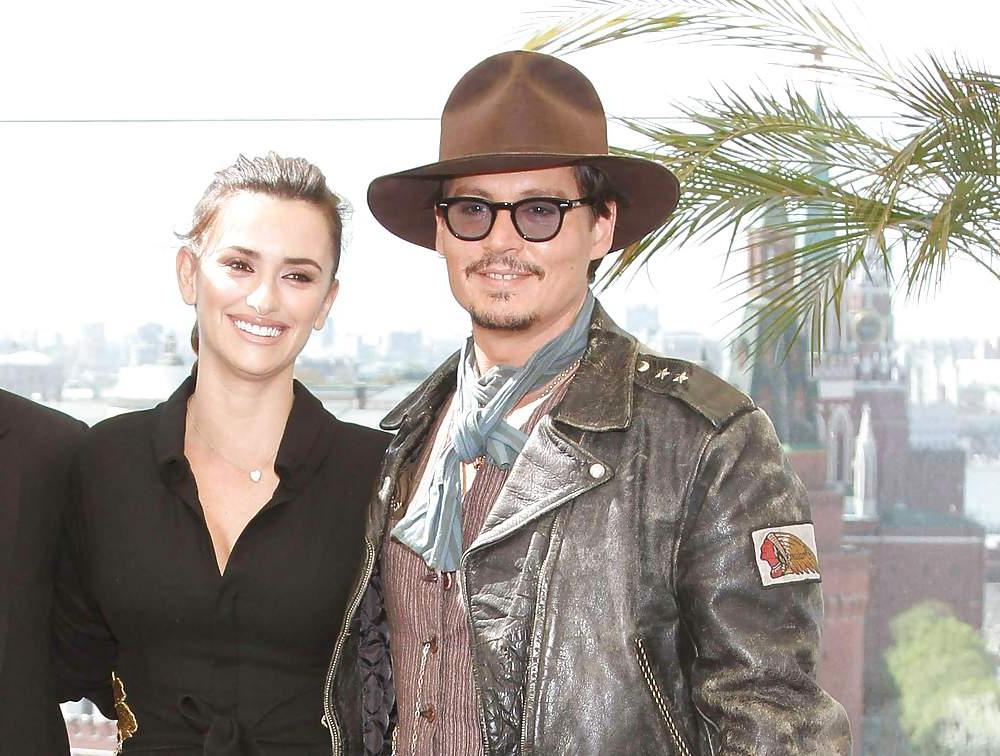 25P Penelope Cruz POTC On Stranger Tide Photocall in Moscow