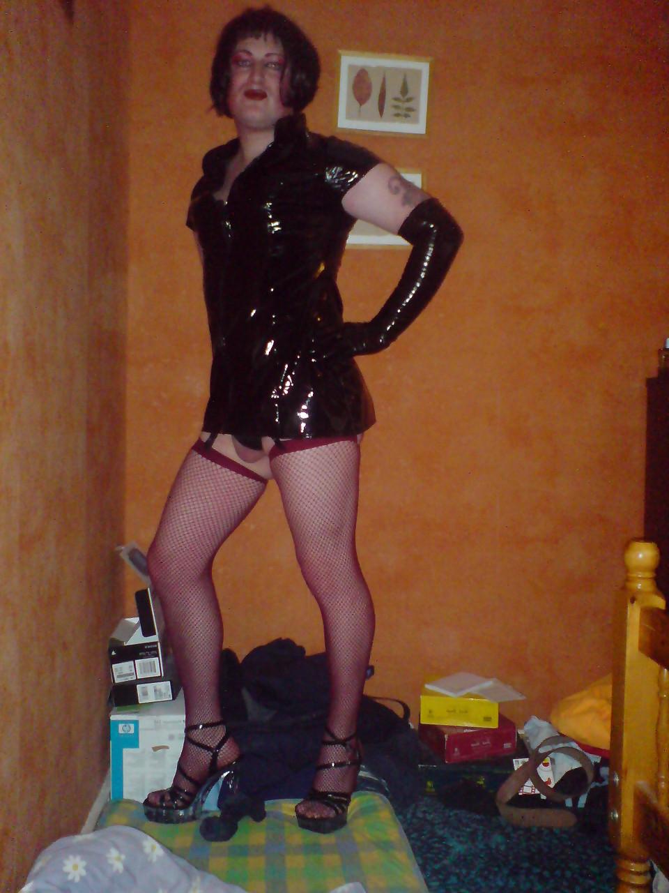25P Master's tranny slut Vicky