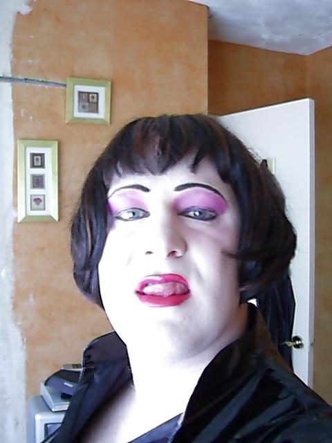25P Master's tranny slut Vicky