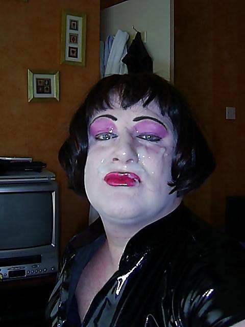 25P Master's tranny slut Vicky