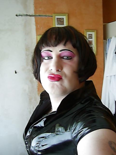 25P Master's tranny slut Vicky