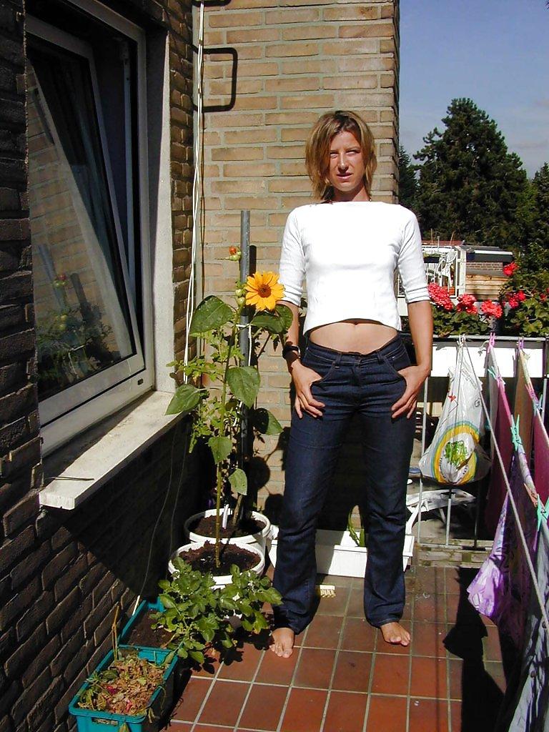 25P GF on the balcony - N. C. 