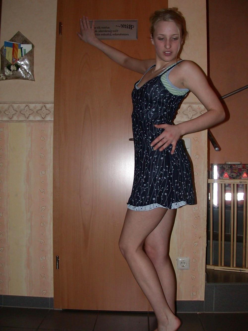 25P BEAUTIFUL GERMAN GIRL