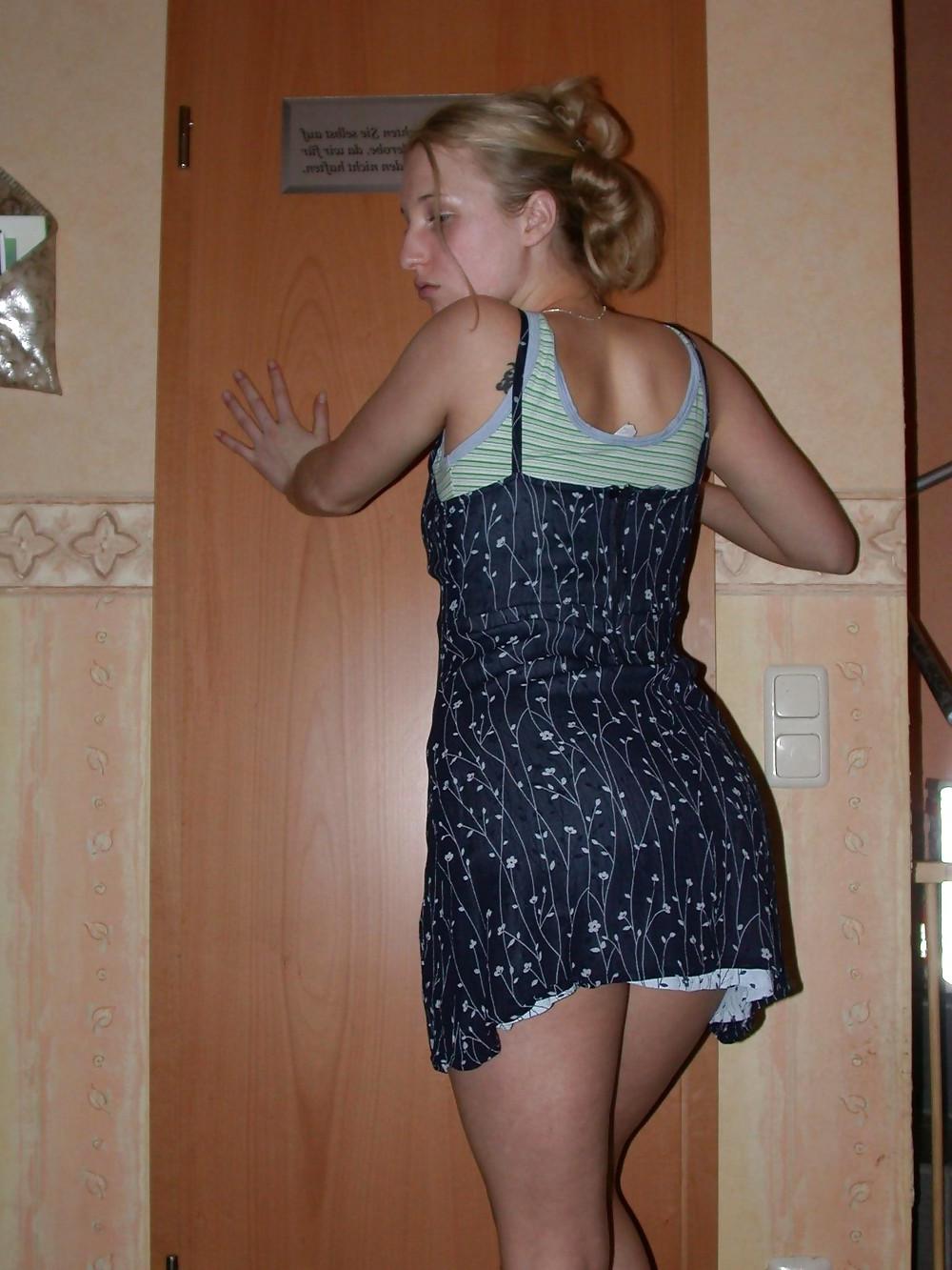 25P BEAUTIFUL GERMAN GIRL