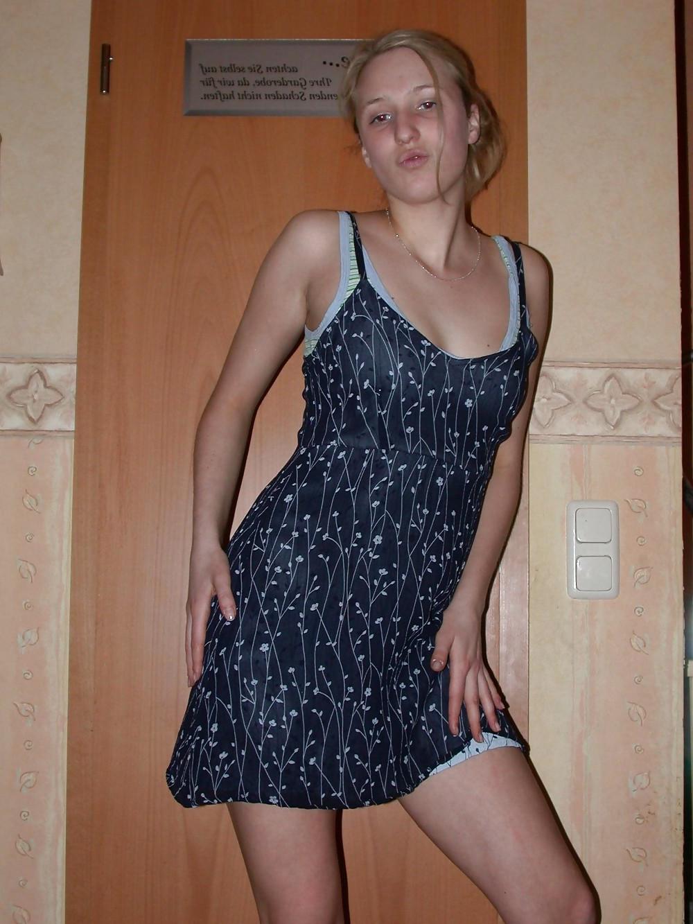 25P BEAUTIFUL GERMAN GIRL