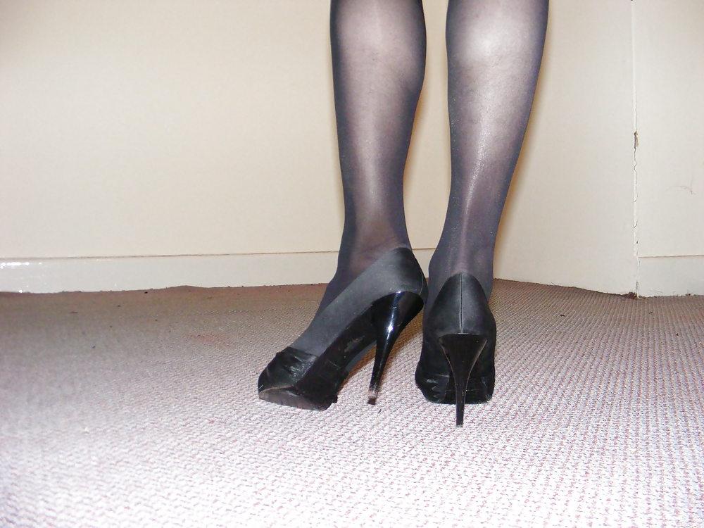 25P High heels, a big cock and a dildo