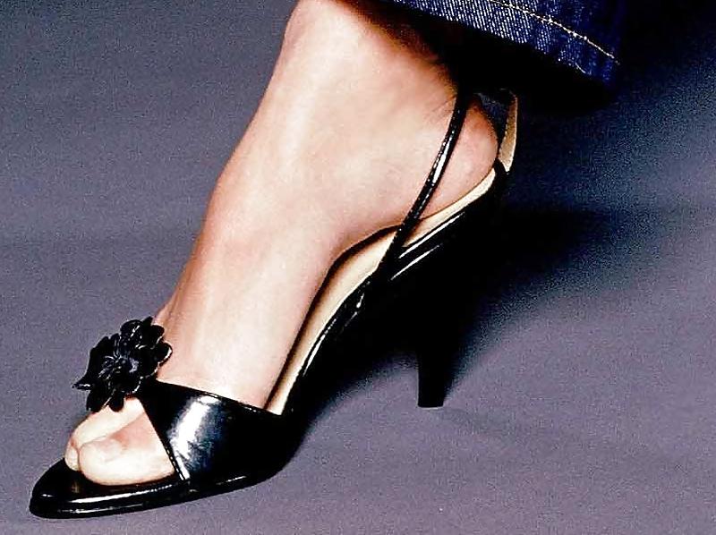 25P Celebrities foot fetish