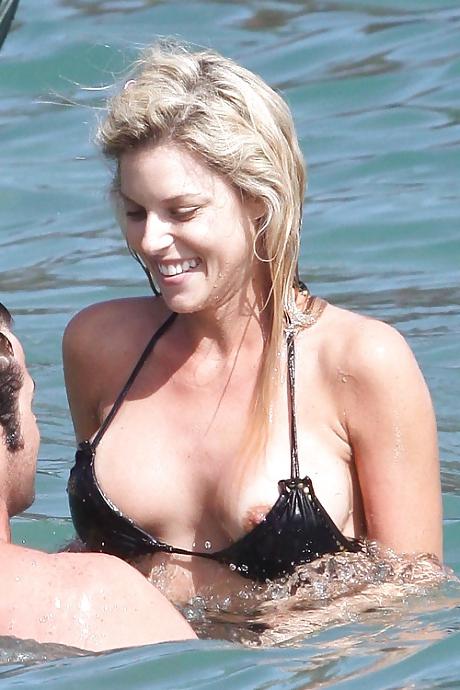 25P Celebrities Nude Nip 06