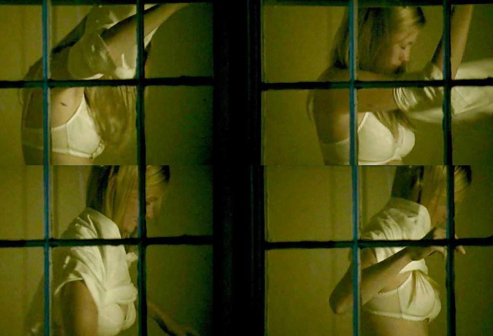 25P January Jones collection